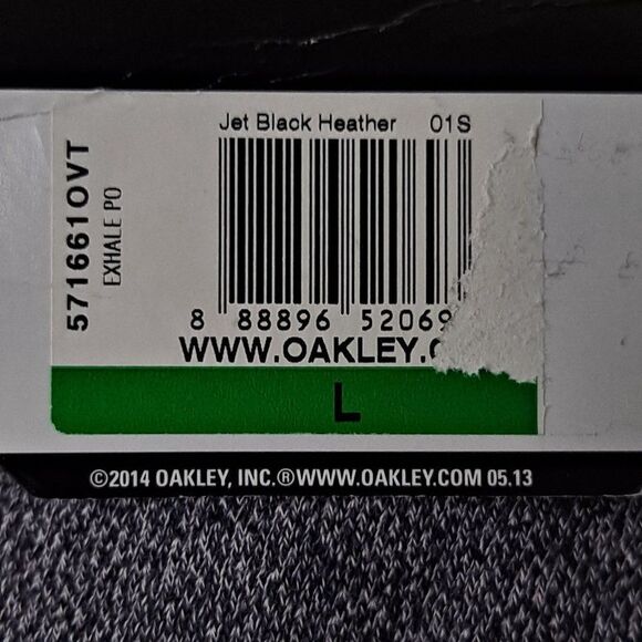 Oakley Mens Athletic Top NWT - Picture 9 of 9